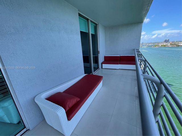 335 S Biscayne Blvd 1209, Miami, FL 33131