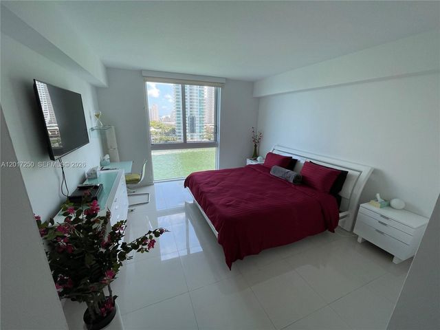 335 S Biscayne Blvd 1209, Miami, FL 33131