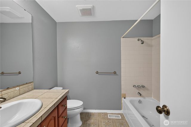 7825 Highland Drive, Everett, WA 98203