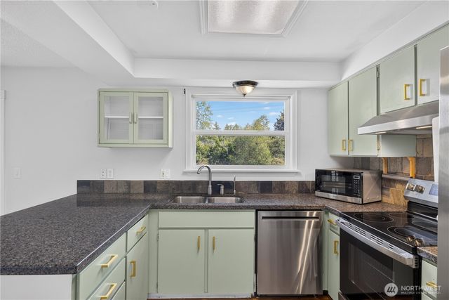 7825 Highland Drive, Everett, WA 98203