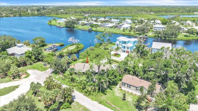 807 LUCILLE AVENUE, Nokomis, FL 34275