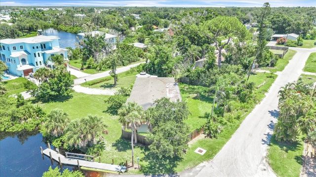 807 LUCILLE AVENUE, Nokomis, FL 34275