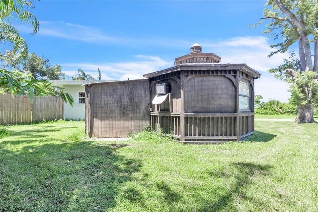 807 LUCILLE AVENUE, Nokomis, FL 34275
