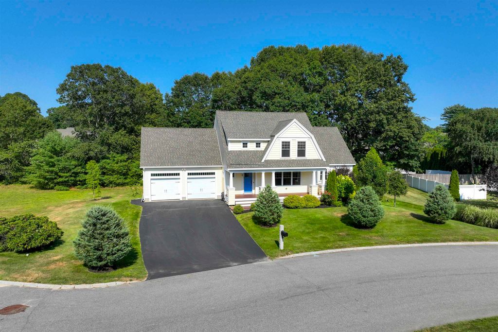 Image 1 of property listing at 10 Hilliard Drive, Hampton, NH 03842