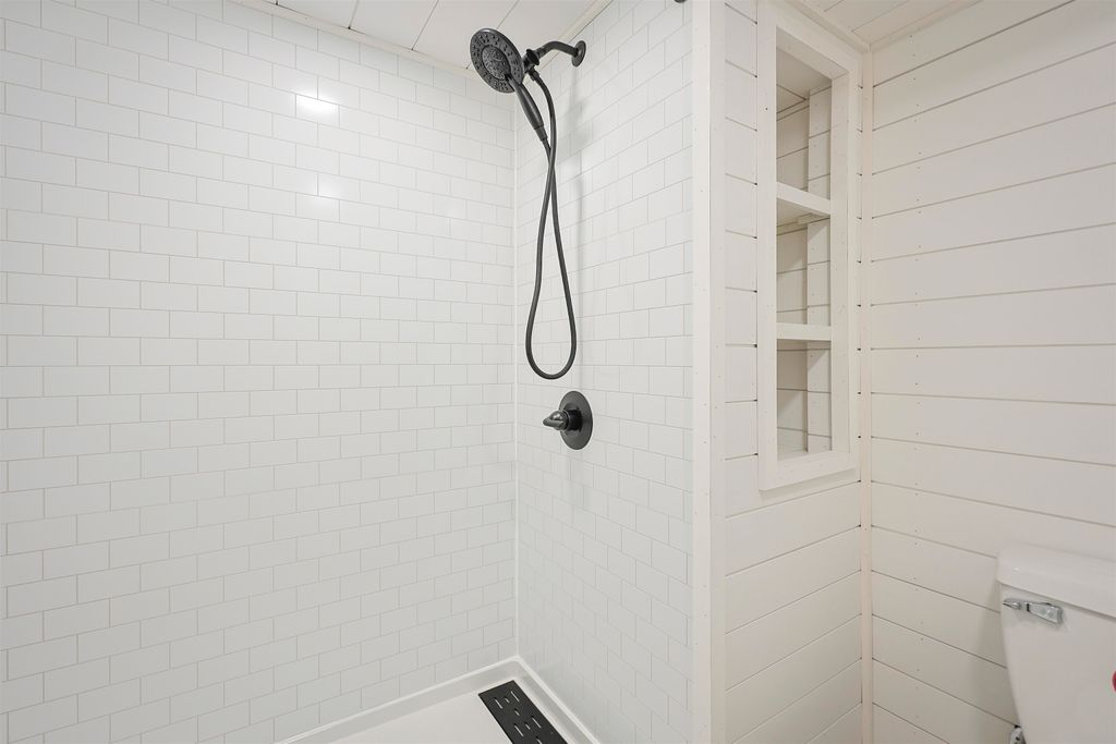 Image 11 of property listing at 10 Hilliard Drive, Hampton, NH 03842