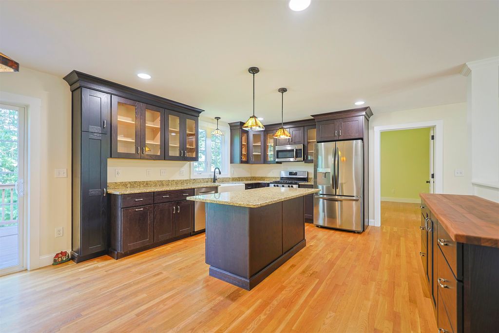 Image 12 of property listing at 10 Hilliard Drive, Hampton, NH 03842