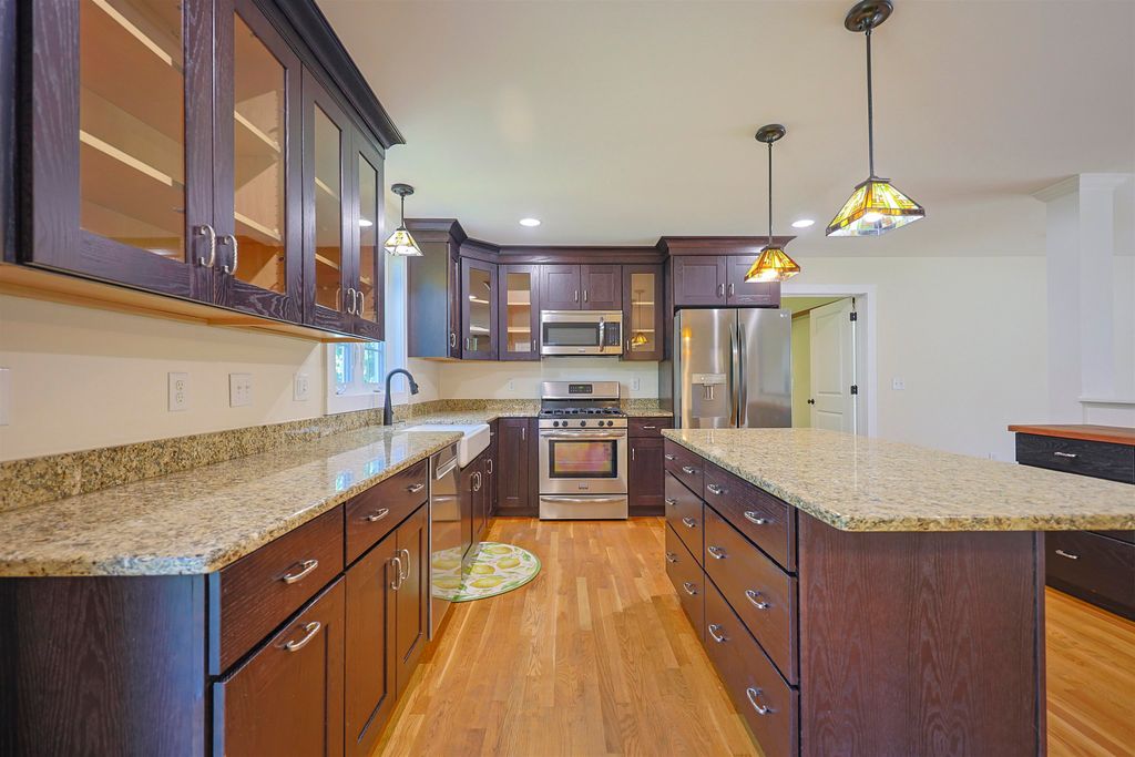 Image 15 of property listing at 10 Hilliard Drive, Hampton, NH 03842