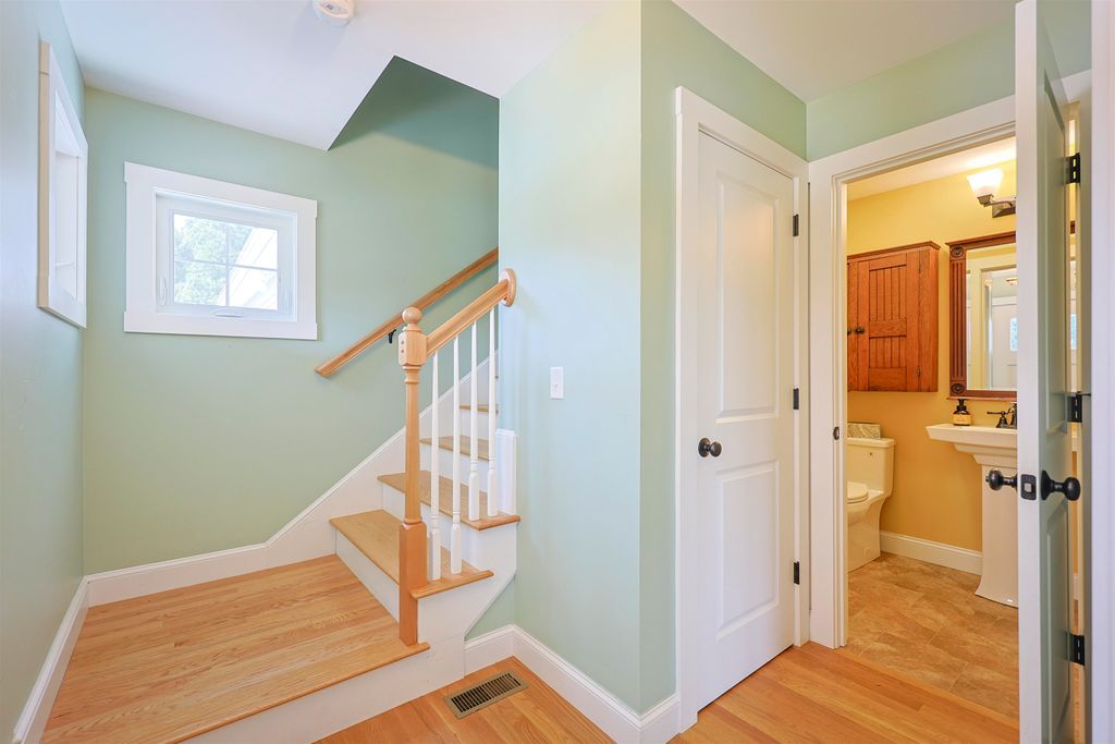 Image 19 of property listing at 10 Hilliard Drive, Hampton, NH 03842
