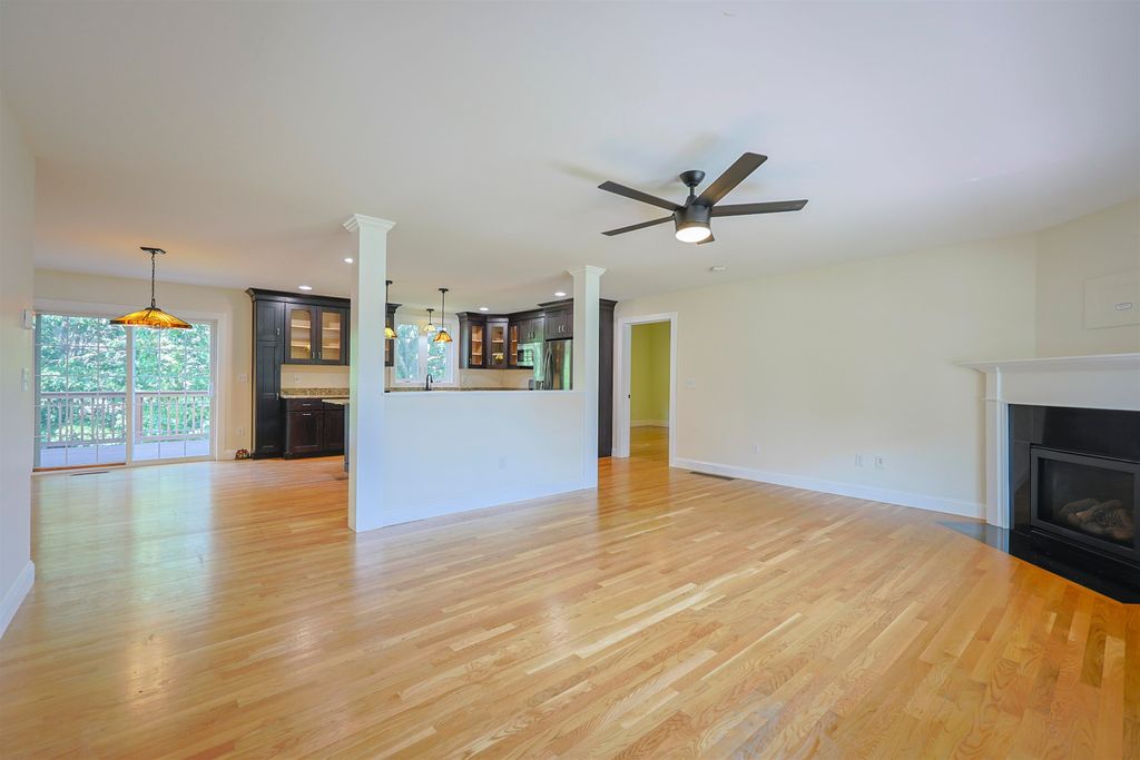 Image 23 of property listing at 10 Hilliard Drive, Hampton, NH 03842
