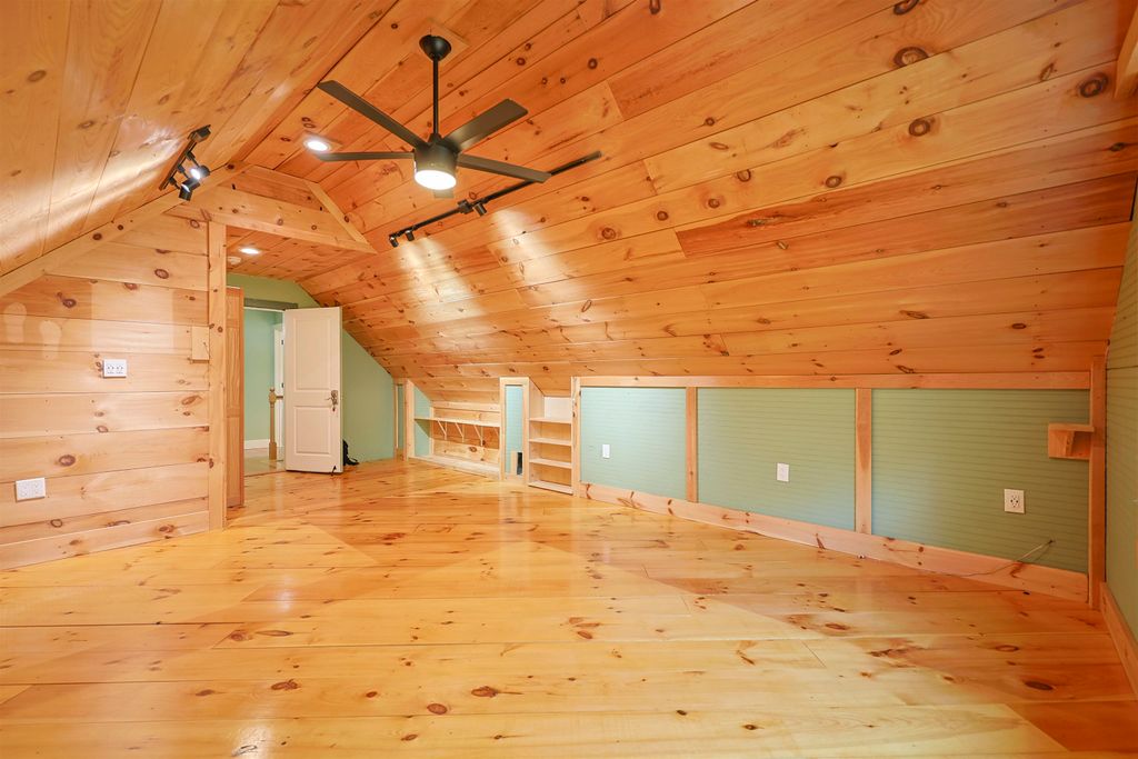 Image 44 of property listing at 10 Hilliard Drive, Hampton, NH 03842