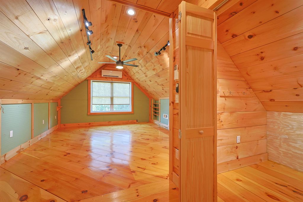 Image 45 of property listing at 10 Hilliard Drive, Hampton, NH 03842