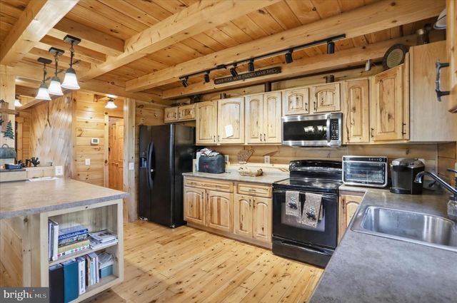 4 PARSONS RIDGE RD, Romney, WV 26757