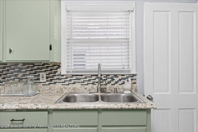 2519 Marion Avenue, Lansing, MI 48910