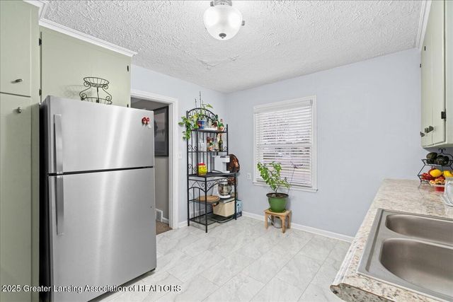 2519 Marion Avenue, Lansing, MI 48910