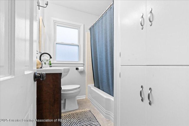 2519 Marion Avenue, Lansing, MI 48910