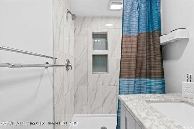 2519 Marion Avenue, Lansing, MI 48910