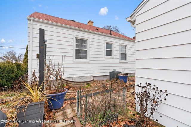 2519 Marion Avenue, Lansing, MI 48910