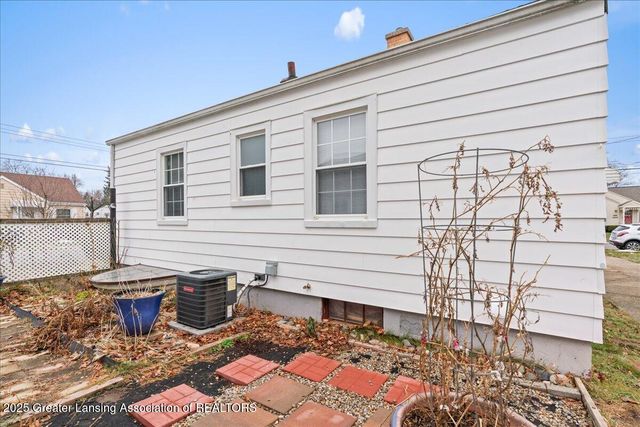 2519 Marion Avenue, Lansing, MI 48910