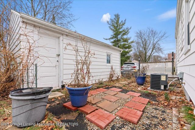 2519 Marion Avenue, Lansing, MI 48910