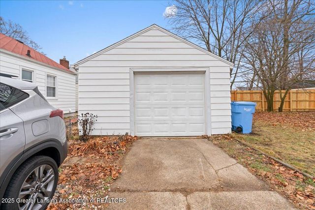 2519 Marion Avenue, Lansing, MI 48910