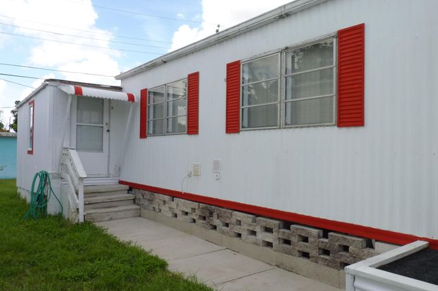 8933 CYPRESS Street, Boynton Beach, FL 33436