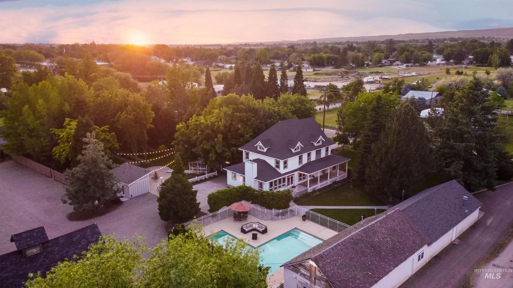 1723 E 4th St, Emmett, ID 83617