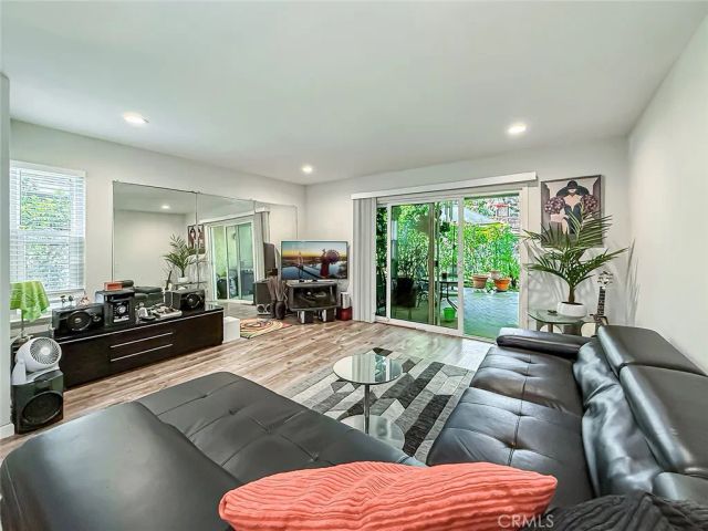 7050 Shoup Avenue 178, Canoga Park, CA 91303