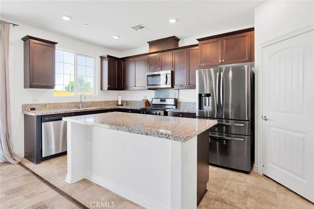 12576 Wycliff, Victorville, CA 92392