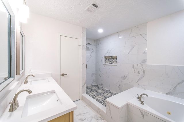 303 Swords Bend, Stafford, TX 77477