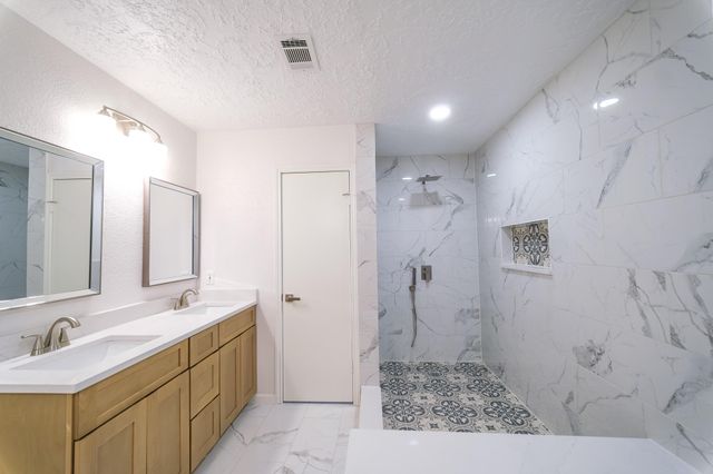 303 Swords Bend, Stafford, TX 77477