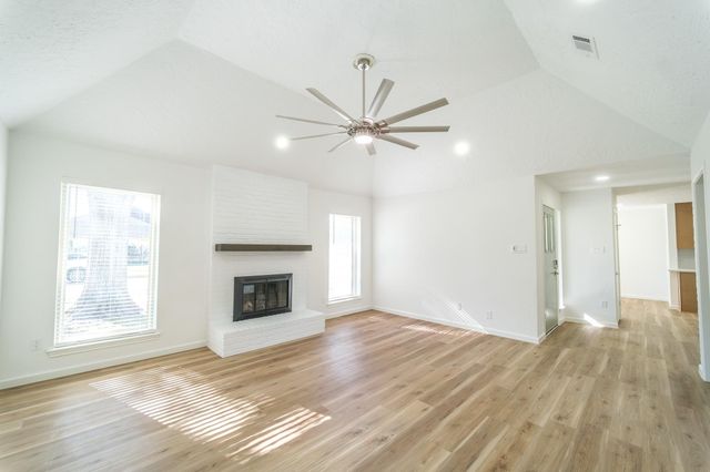 303 Swords Bend, Stafford, TX 77477