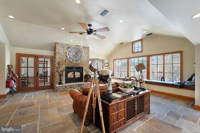 43470 EVANS POND RD, Leesburg, VA 20176