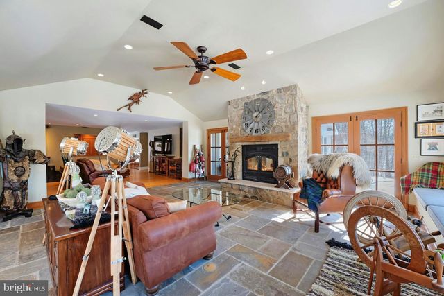 43470 EVANS POND RD, Leesburg, VA 20176