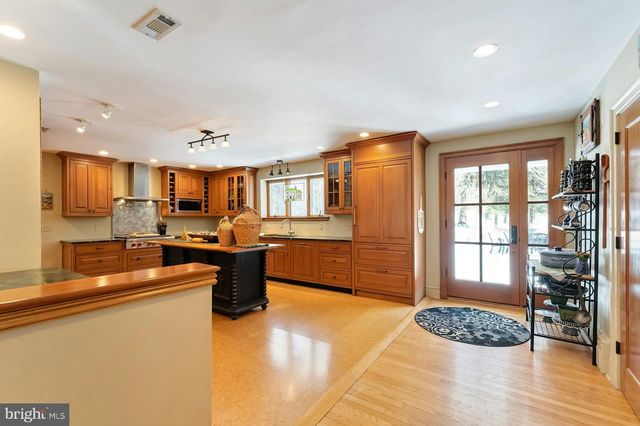 43470 EVANS POND RD, Leesburg, VA 20176