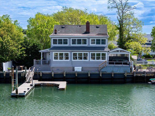 400 Roosevelt Avenue, Freeport, NY 11520