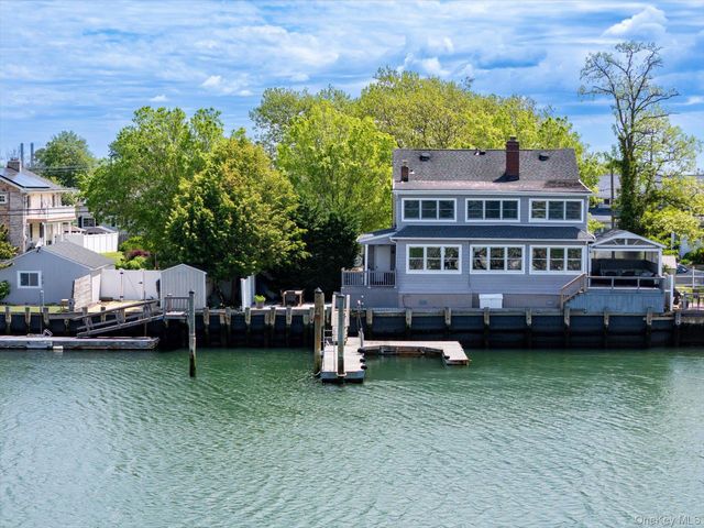 400 Roosevelt Avenue, Freeport, NY 11520