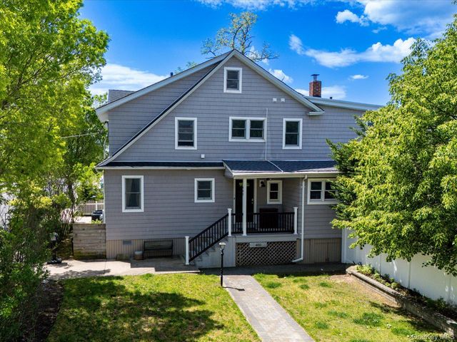 400 Roosevelt Avenue, Freeport, NY 11520