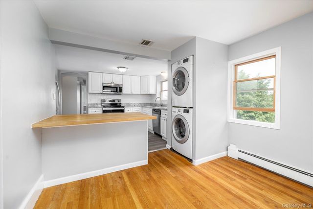400 Roosevelt Avenue, Freeport, NY 11520