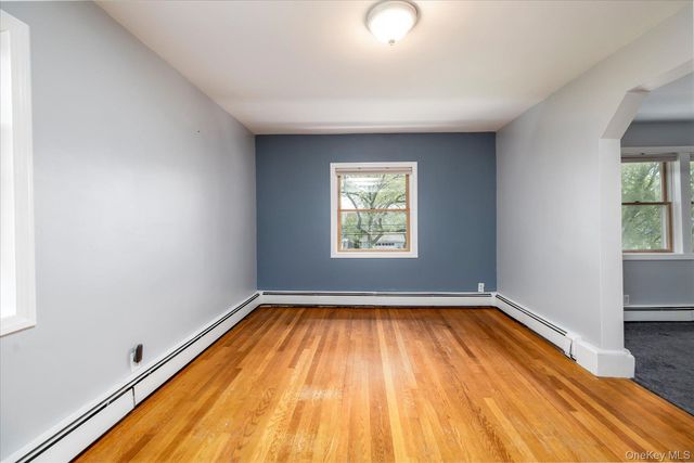400 Roosevelt Avenue, Freeport, NY 11520