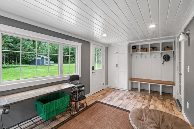 2501 County Road C2 W, Roseville, MN 55113