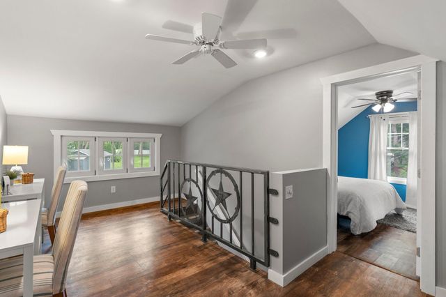 2501 County Road C2 W, Roseville, MN 55113