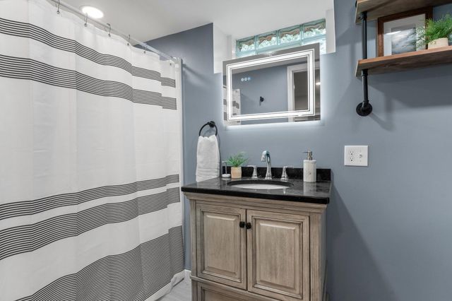 2501 County Road C2 W, Roseville, MN 55113