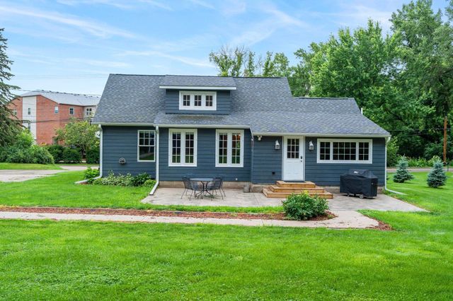 2501 County Road C2 W, Roseville, MN 55113