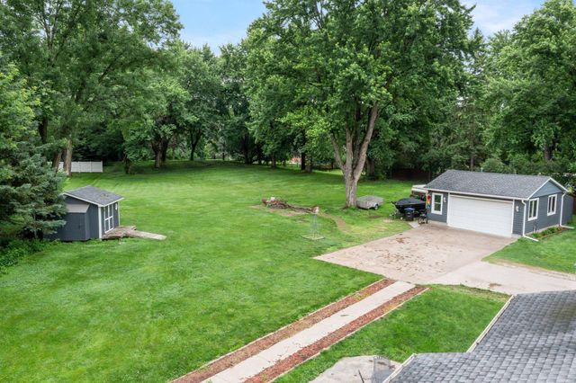 2501 County Road C2 W, Roseville, MN 55113