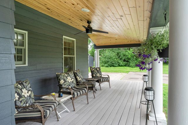 2501 County Road C2 W, Roseville, MN 55113
