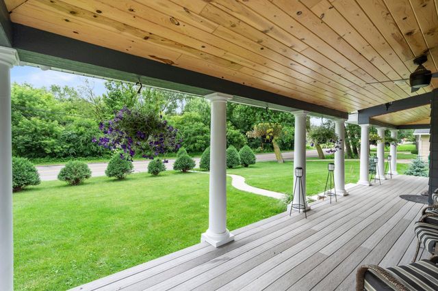 2501 County Road C2 W, Roseville, MN 55113