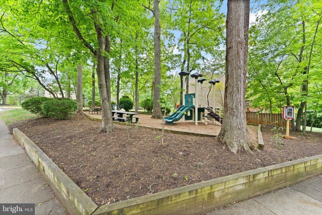 1617 SIERRA WOODS DR, Reston, VA 20194