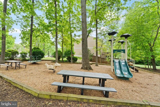 1617 SIERRA WOODS DR, Reston, VA 20194