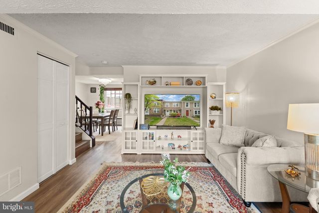 1617 SIERRA WOODS DR, Reston, VA 20194