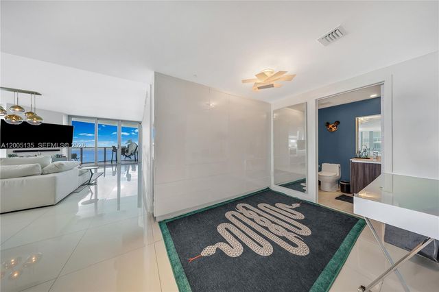 488 NE 18th St 3715, Miami, FL 33132